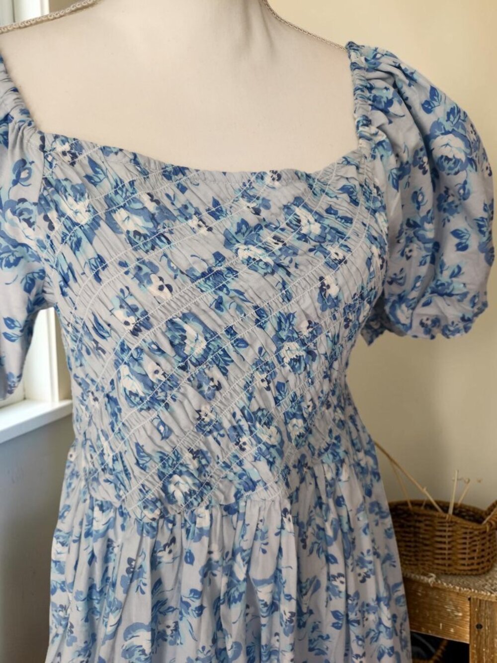 💙 Simply Southern Blue Floral Smocked Maxi Dress Large NWT 💙 - Picture 5 of 12